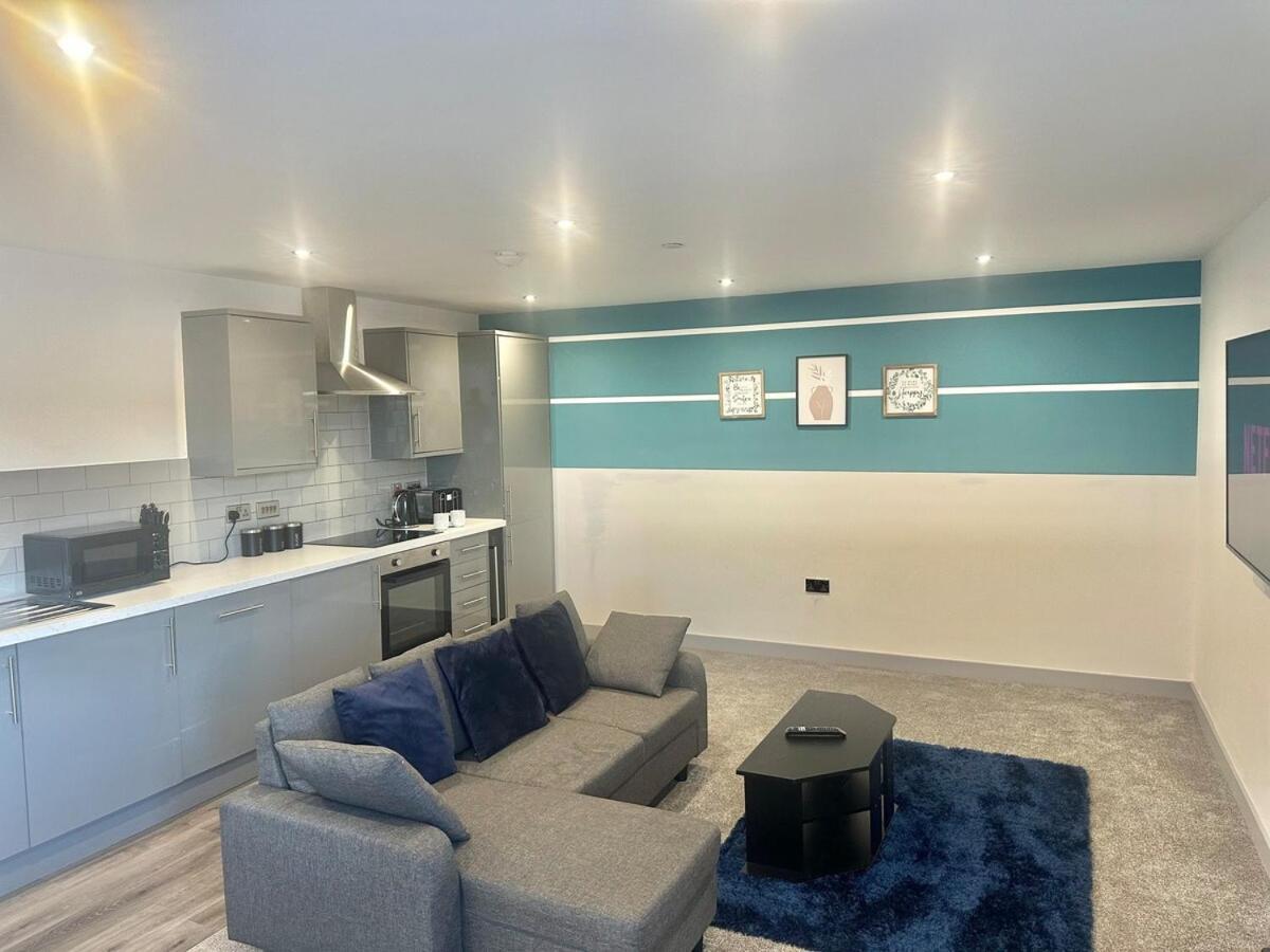 Furnished 2Br - Sunset Haven With Wifi & Free Parking By Brookland Stays Leeds  Bagian luar foto